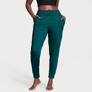 NEW Victoria's Secret Essential On Point Flow Joggers Emerald Green Small 4 NWT